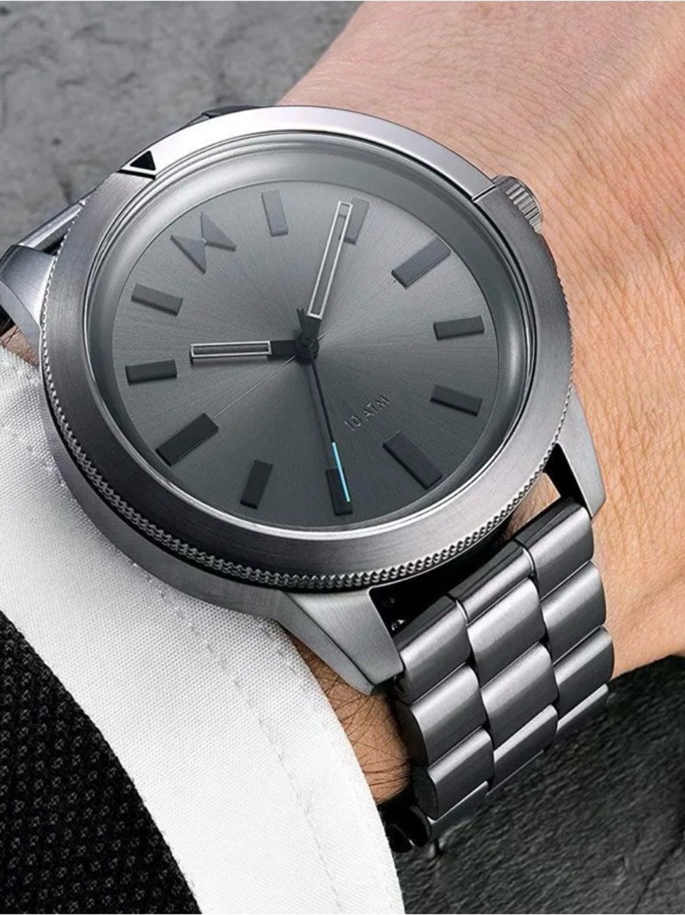 MVMT Minimal Sport men's watch and casual watch.